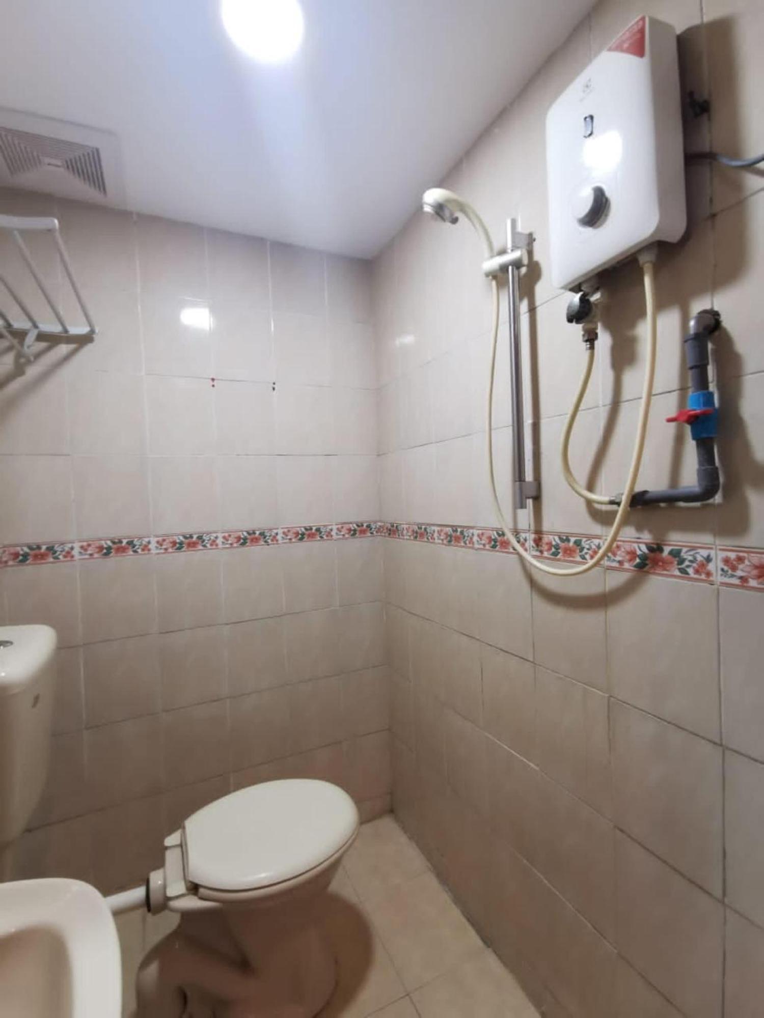 Super Oyo 90086 My Seven Days Inn Johor Bahru Zewnętrze zdjęcie