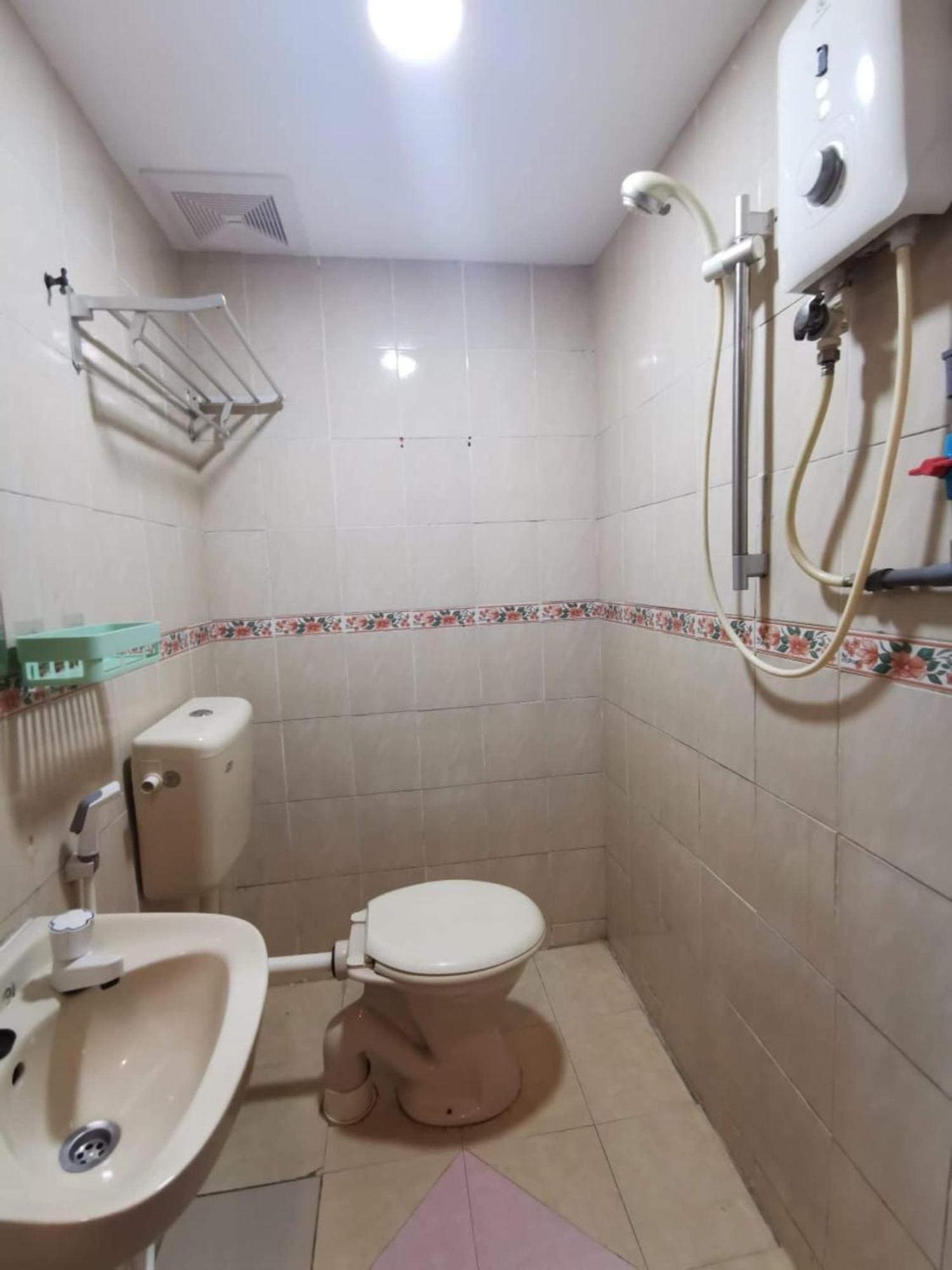 Super Oyo 90086 My Seven Days Inn Johor Bahru Zewnętrze zdjęcie