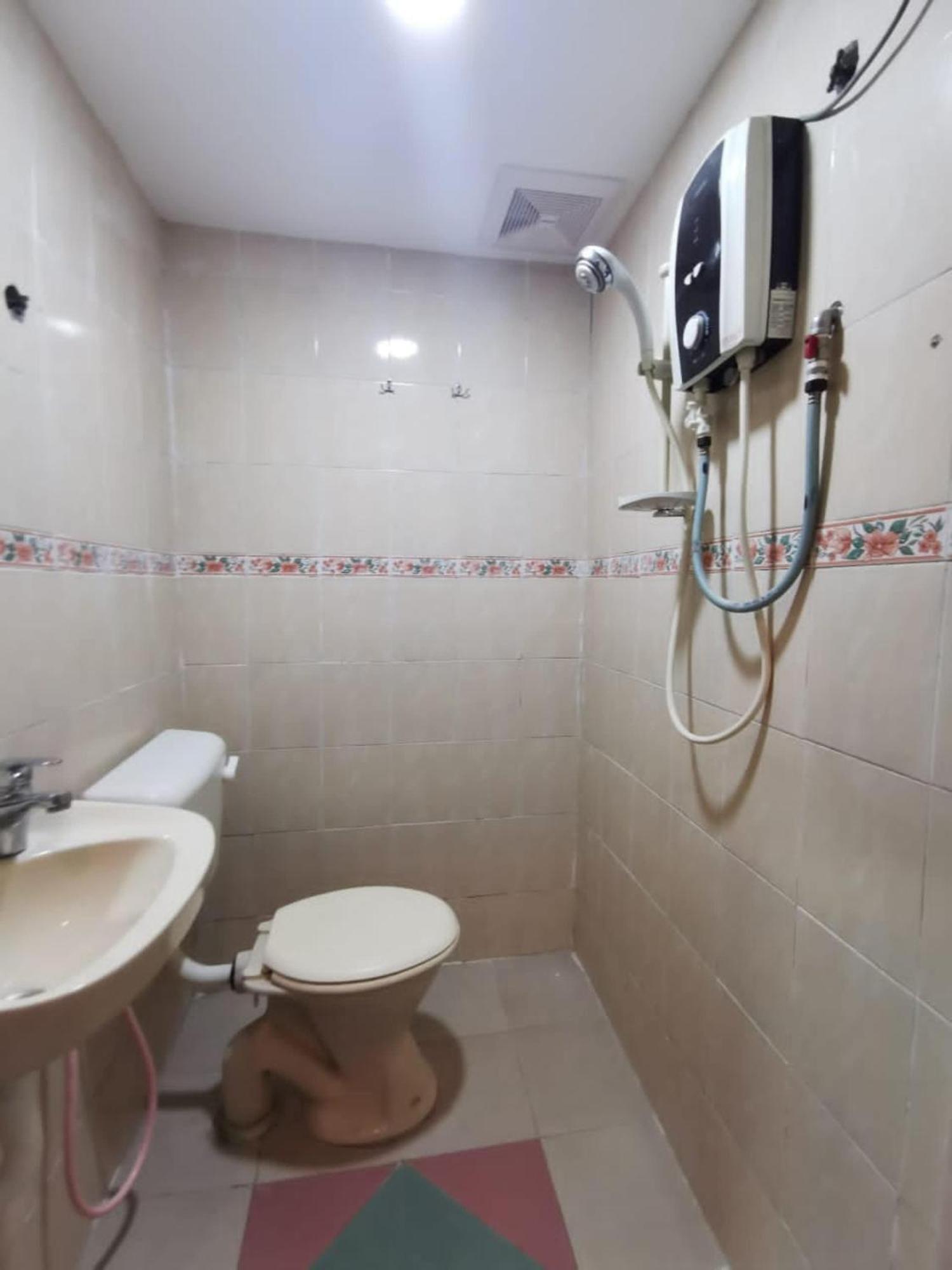 Super Oyo 90086 My Seven Days Inn Johor Bahru Zewnętrze zdjęcie